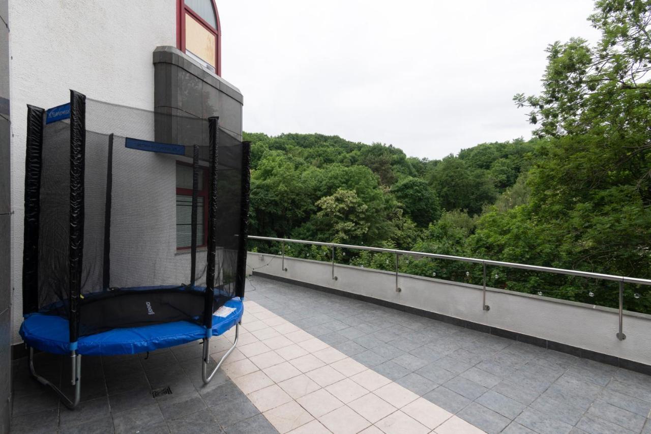 Unique Apartment With Private Pool, Cinema, Spa ปราก ภายนอก รูปภาพ