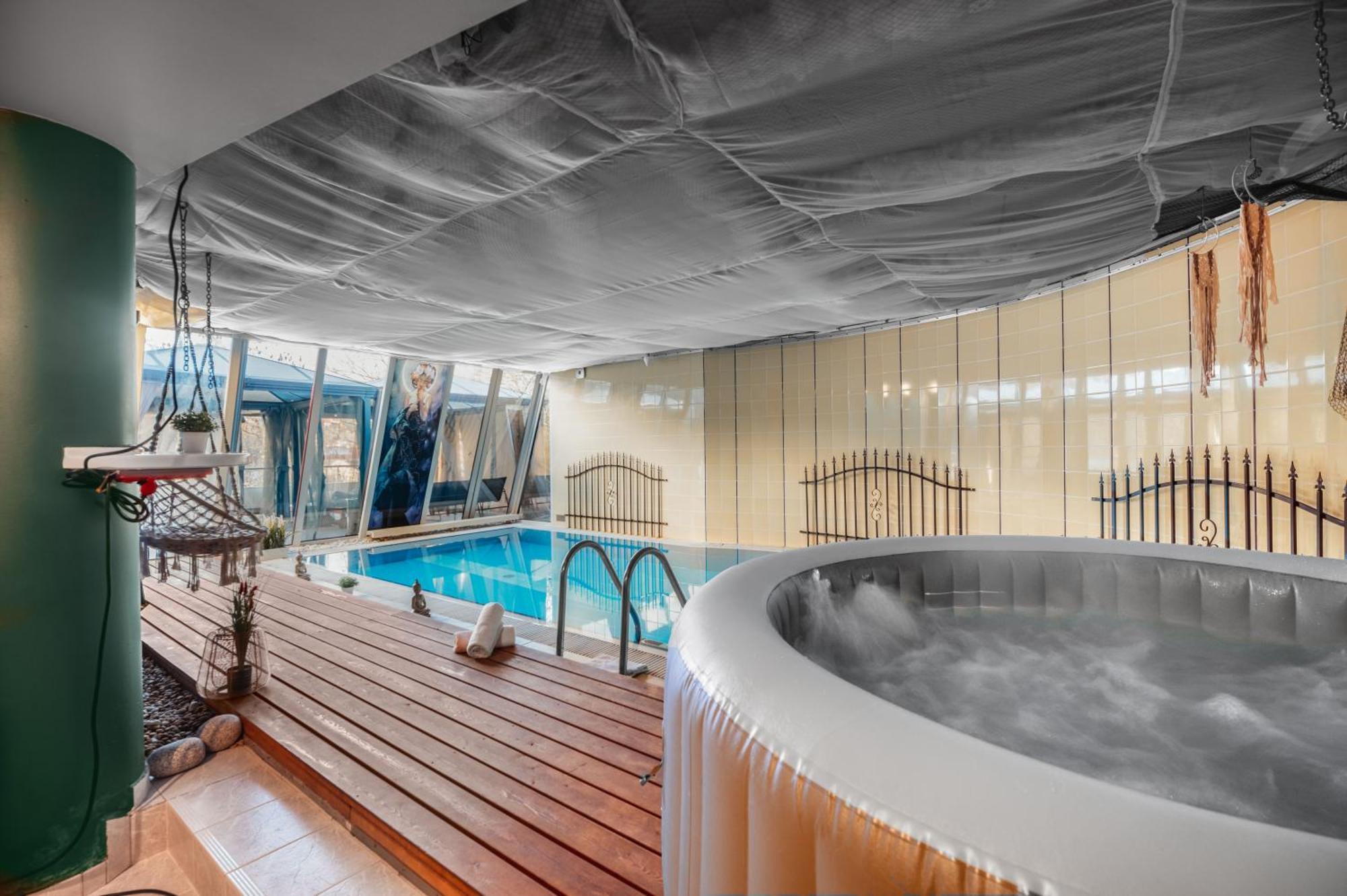 Unique Apartment With Private Pool, Cinema, Spa ปราก ภายนอก รูปภาพ