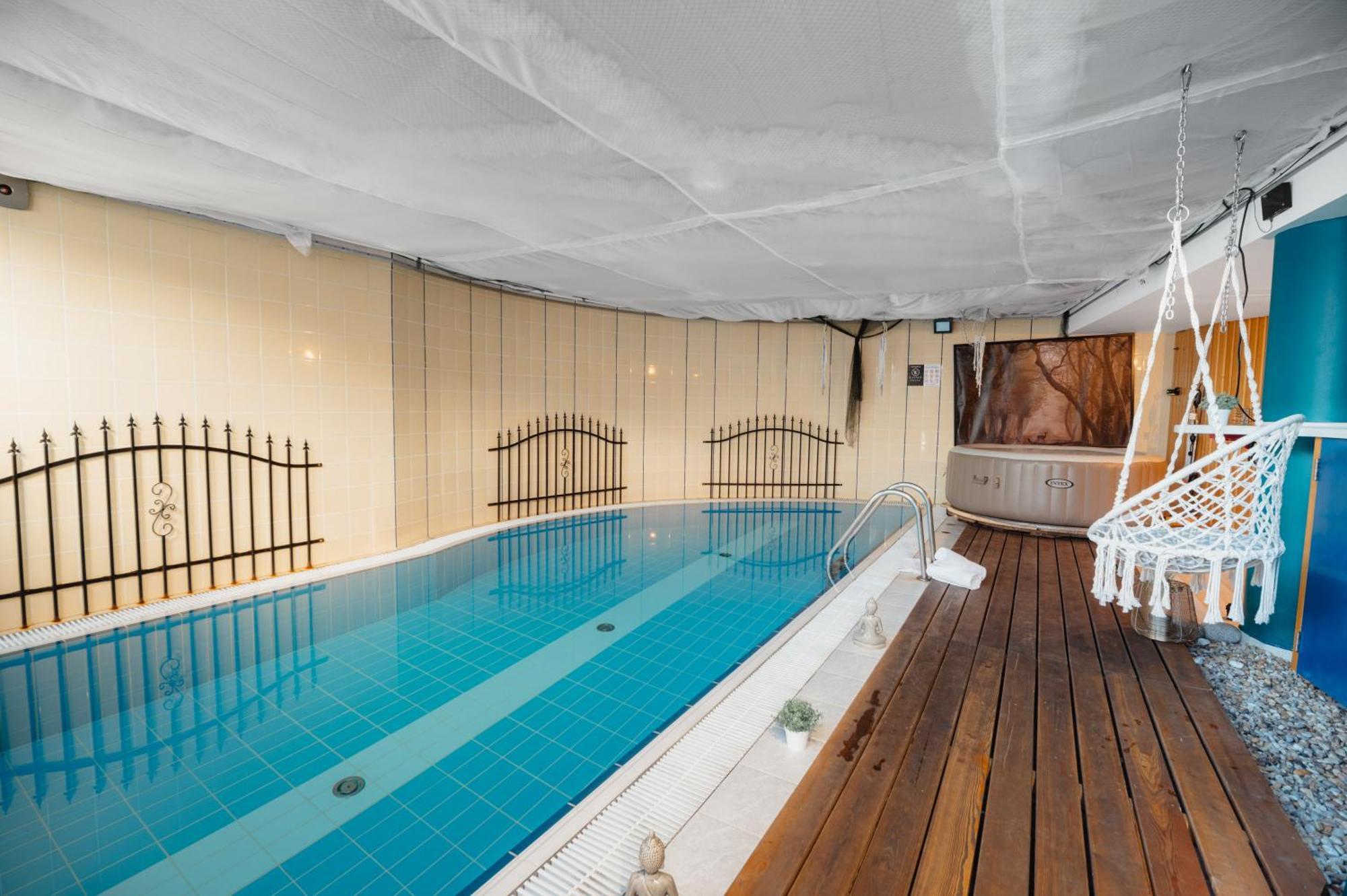 Unique Apartment With Private Pool, Cinema, Spa ปราก ภายนอก รูปภาพ