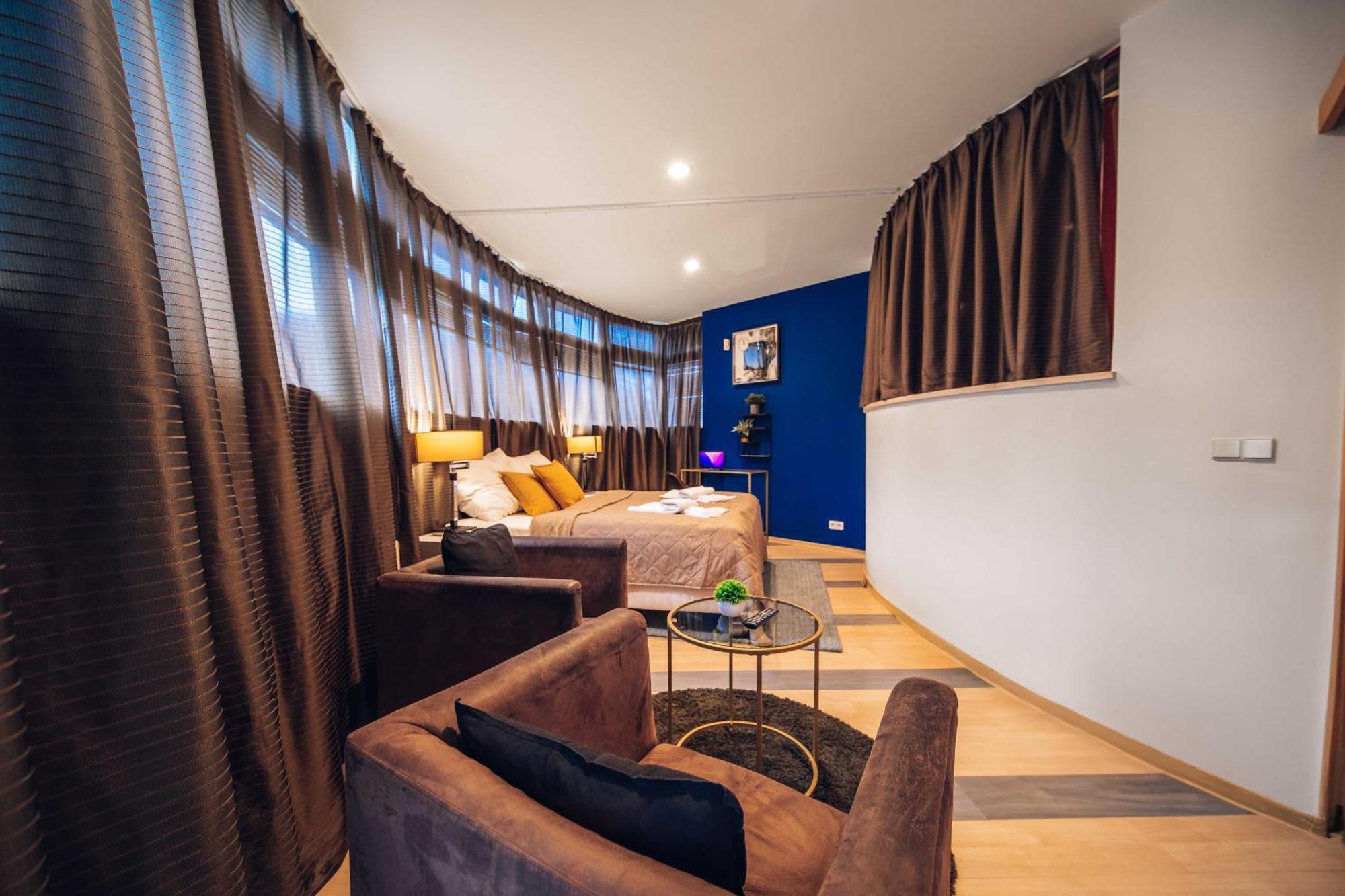 Unique Apartment With Private Pool, Cinema, Spa ปราก ภายนอก รูปภาพ